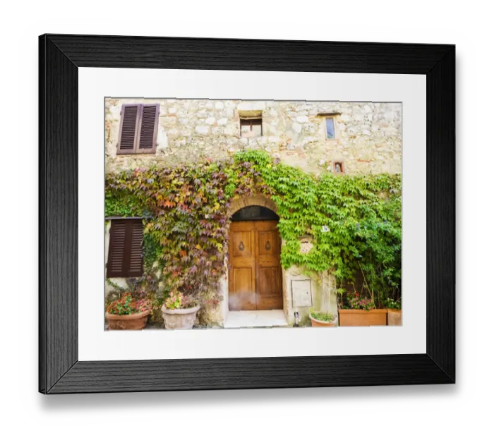 Framed Print : Typical house in Tuscan medieval village of Monteriggioni