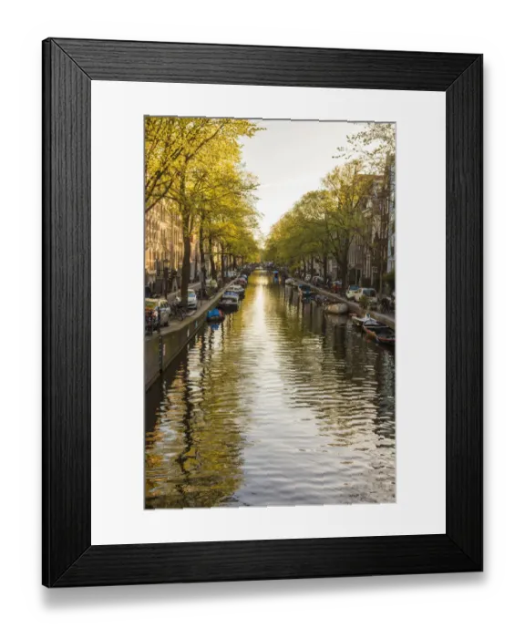Framed Print : Canal, central Amsterdam, Netherlands Framed Print : Canal, central Amsterdam, Netherlands