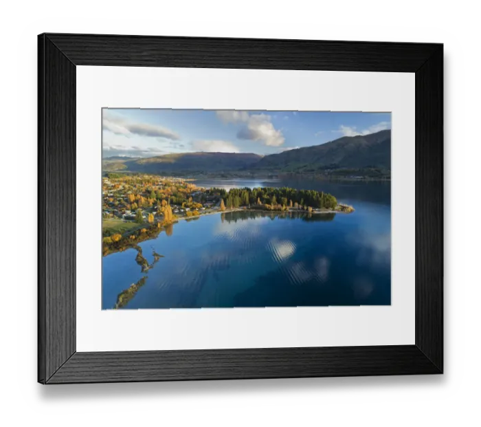 Framed Print : Eely Point, Lake Wanaka, in autumn, Otago, South Island, New Zealand Framed Print : Eely Point, Lake Wanaka, in autumn, Otago, South Island, New Zealand