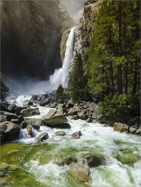 Lower Yosemite Falls, Yosemite National Park, California, USA