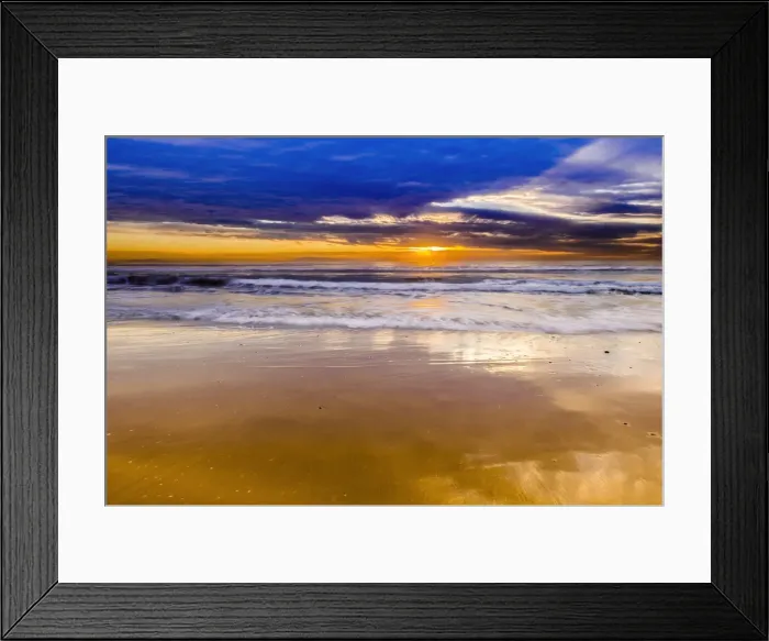 Framed Print : Sunset over the Channel Islands from San Buenaventura State Beach, Ventura, California, USA Framed Print : Sunset over the Channel Islands from San Buenaventura State Beach, Ventura, California, USA