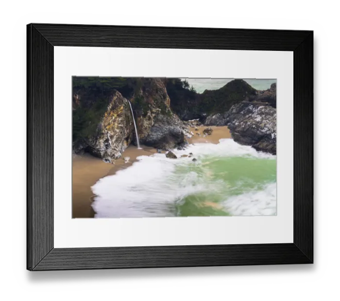 Framed Print : Slow moving waves into the cove of McWay Falls in Big Sur Framed Print : Slow moving waves into the cove of McWay Falls in Big Sur