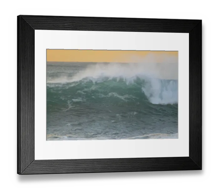 Framed Print : Pacific storm waves, North Shore of Oahu, Hawaii Framed Print : Pacific storm waves, North Shore of Oahu, Hawaii