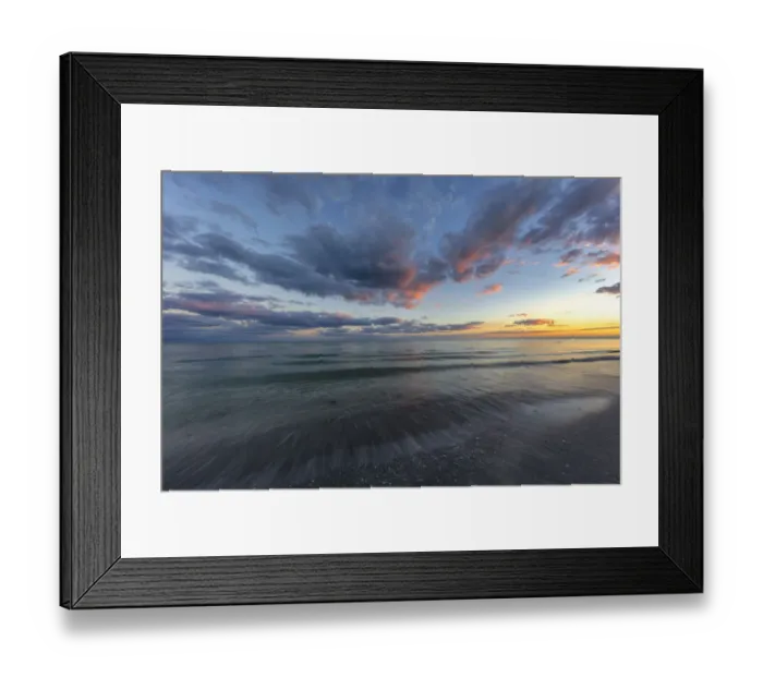 Framed Print : Sunset clouds over the Gulf of Mexico on Sanibel Island in Florida, USA Framed Print : Sunset clouds over the Gulf of Mexico on Sanibel Island in Florida, USA