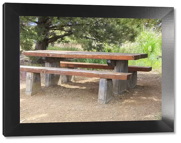 USA, Oregon, Redmond, Terrebonne. Smith Rock State Park. Picnic table and bench