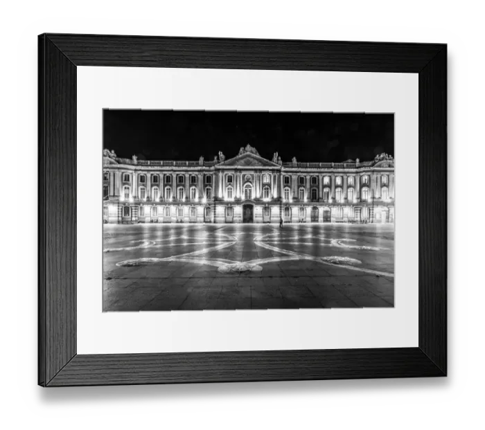 Framed Print : France, Toulouse. Capitole de Toulouse and Square at night (city hall and administration)