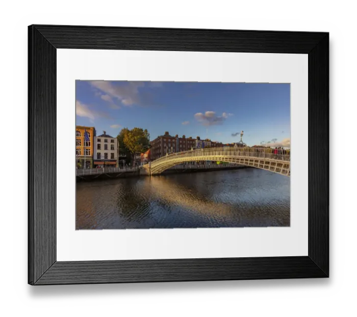 Framed Print : Historic Ha penny walking bridge over the River Liffey in Dublin, Ireland