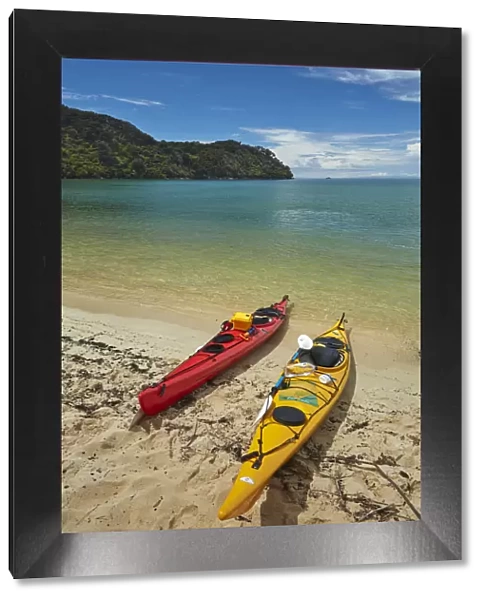 Kayaks, Bark Bay, Abel Tasman National Park, Nelson Region, South Island, New Zealand