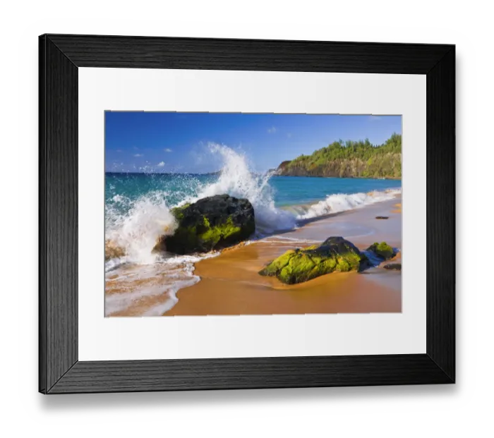 Framed Print : Surf crashing on lava rocks at Secret Beach (Kauapea Beach), Kilauea Lighthouse visible