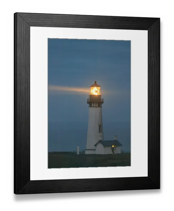 Framed Print : Yaquina Head Lighthouse, near Newport, Oregon Coast