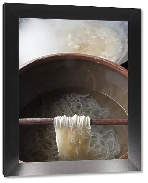 Cooking noodles, Pengzhen, Chengdu, Sichuan Province, China