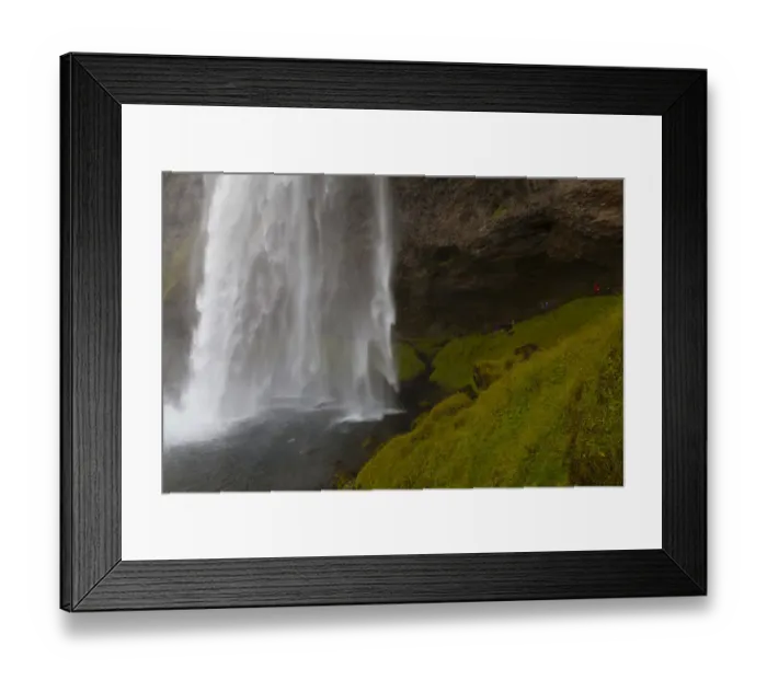 Framed Print : Seljalandsfoss in Southern Iceland Framed Print : Seljalandsfoss in Southern Iceland