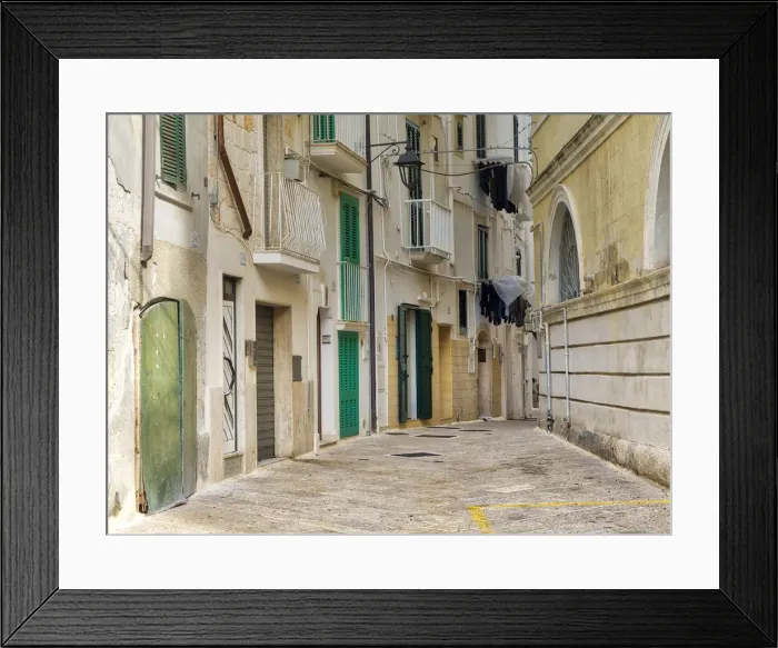 Framed Print : Street and alleyways in the walled city of Monopoli