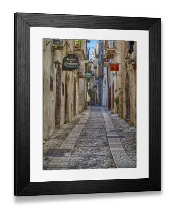 Framed Print : Italy, Apulia, Foggia, Vieste. A picturesque alley in Vieste old town Framed Print : Italy, Apulia, Foggia, Vieste. A picturesque alley in Vieste old town