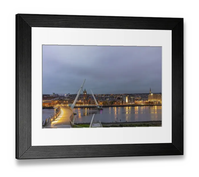 Framed Print : The Peace Bridge over the River Foyle in Londonderry, Northern, Ireland