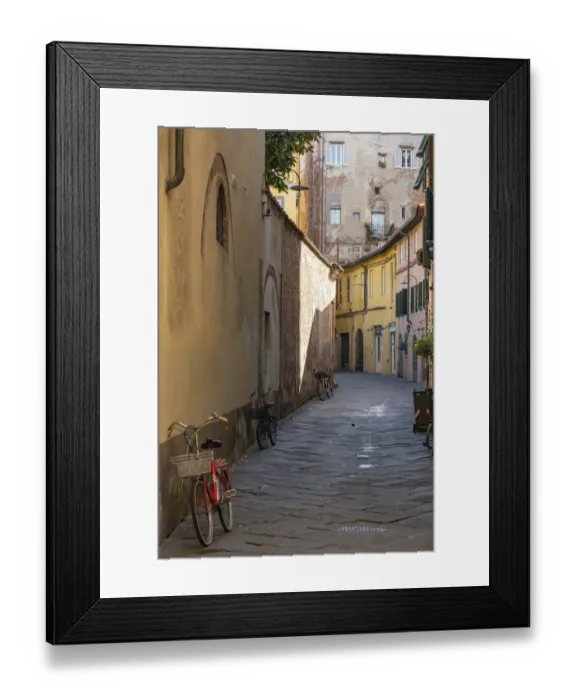 Framed Print : Italy, Lucca. Alleyway Framed Print : Italy, Lucca. Alleyway