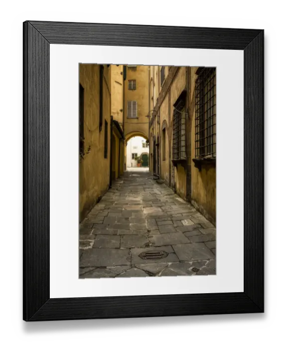 Framed Print : Italy, Lucca, alleyway Framed Print : Italy, Lucca, alleyway