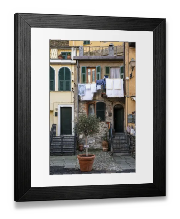 Framed Print : Italy, Cinque Terre, Vernazza, hanging laundry