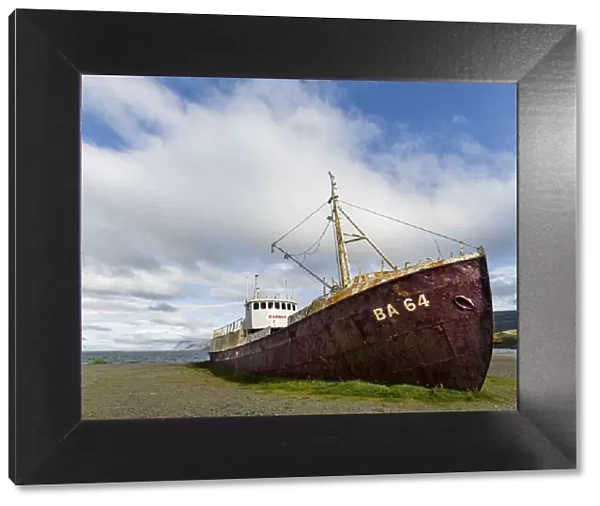 Wreck of the Gardar, the first steel ship of Iceland