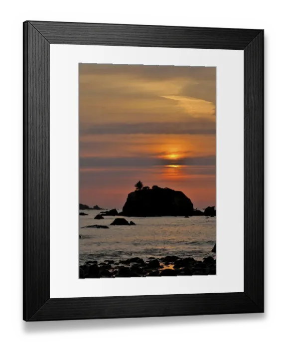 Framed Print : Sunset and sea stacks along the Northern California coastline, Crescent City Framed Print : Sunset and sea stacks along the Northern California coastline, Crescent City