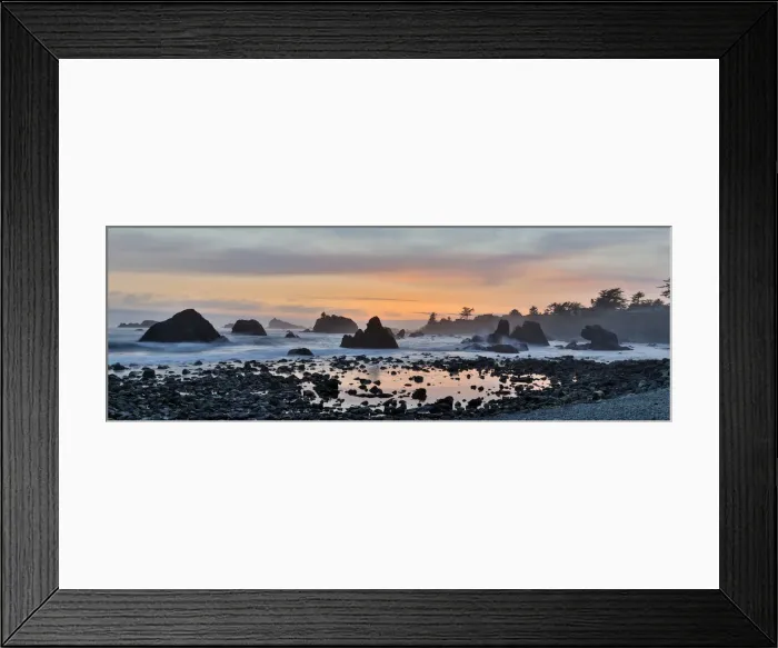 Framed Print : Sunset and sea stacks along Northern California coastline, Crescent City Framed Print : Sunset and sea stacks along Northern California coastline, Crescent City