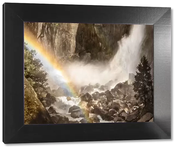 USA, California, Yosemite, Yosemite Falls, rainbow