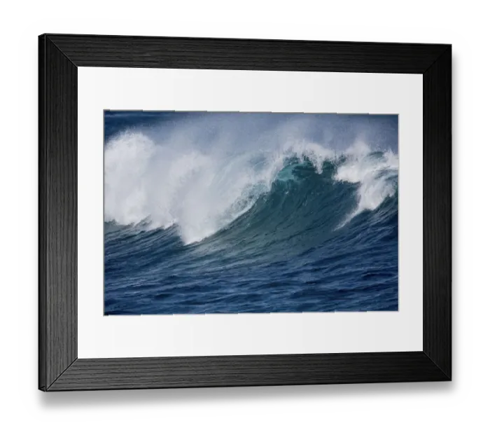 Framed Print : Maui, Hawaii. Waves coming in at Ho okipa Beach Park Framed Print : Maui, Hawaii. Waves coming in at Ho okipa Beach Park