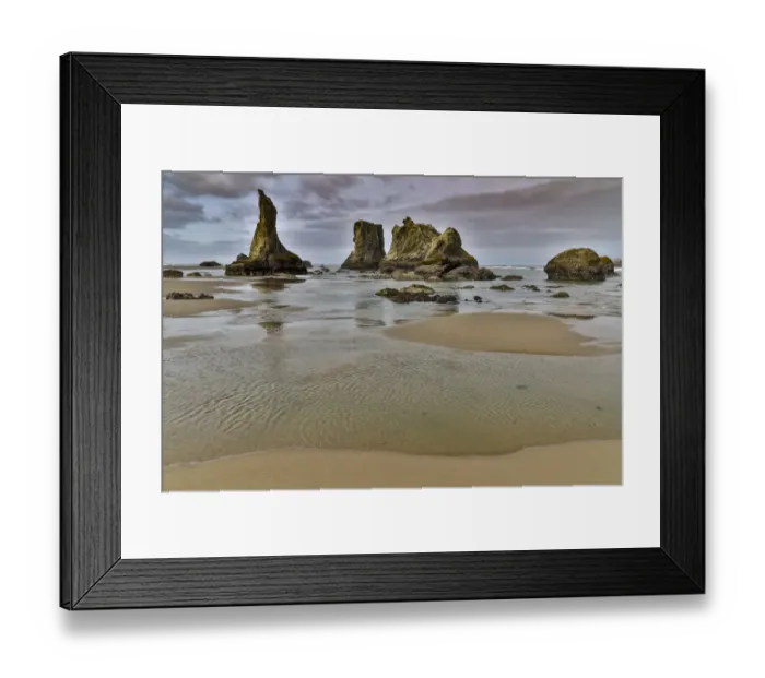 Framed Print : Sea stacks, Bandon, Oregon Framed Print : Sea stacks, Bandon, Oregon