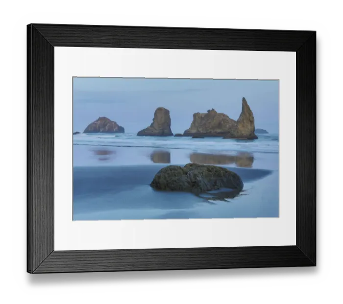 Framed Print : Sea stacks, Bandon, Oregon Framed Print : Sea stacks, Bandon, Oregon