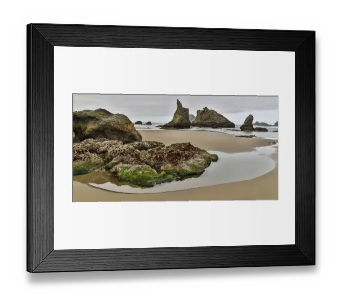 Framed Print : Sea stacks, Bandon, Oregon Framed Print : Sea stacks, Bandon, Oregon
