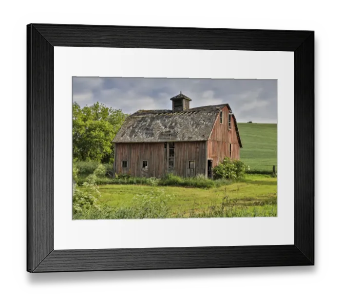 Framed Print : Barn near Colfax with wheat fields, Eastern Washington Framed Print : Barn near Colfax with wheat fields, Eastern Washington