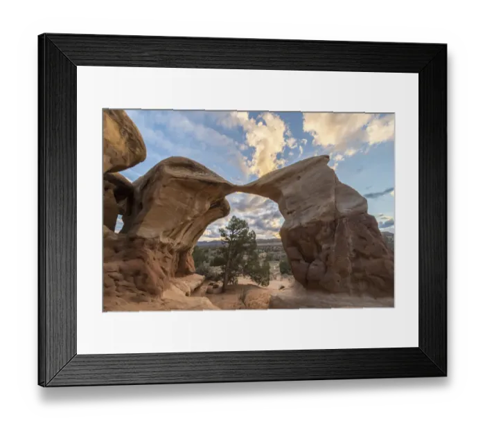 Framed Print : USA, Utah, Grand Staircase-Escalante National Monument. Metate Arch in The Devil Framed Print : USA, Utah, Grand Staircase-Escalante National Monument. Metate Arch in The Devil