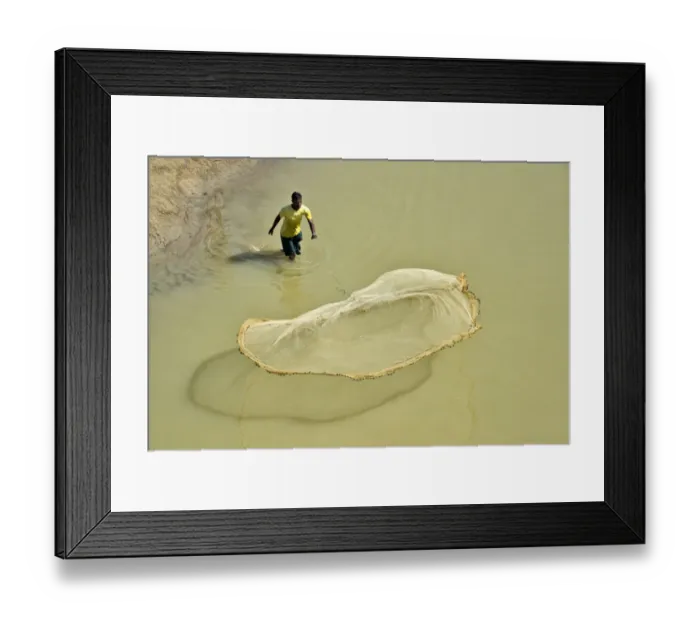 Framed Print : Fisherman casting fish net on the river, Chittagong, Bangladesh