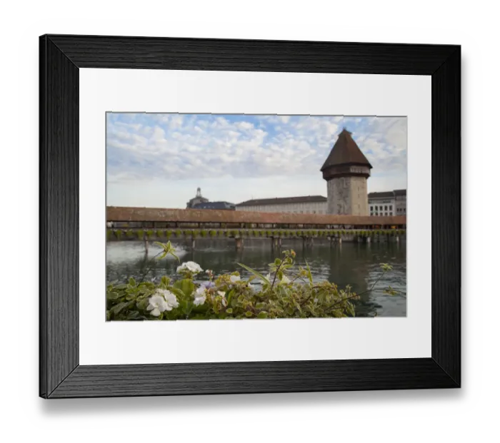 Framed Print : Kapellbrucke, wood covered bridge across the Reuss in Lucerne, Switzerland