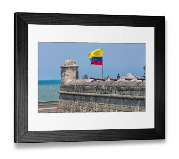 Framed Print : The walls and cannon in the old town, Cartagena (UNESCO World Heritage Site Framed Print : The walls and cannon in the old town, Cartagena (UNESCO World Heritage Site