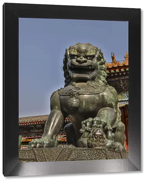 Asia, China, Beijing, Statue at Temple at the Summer Palace of Empress Cixi