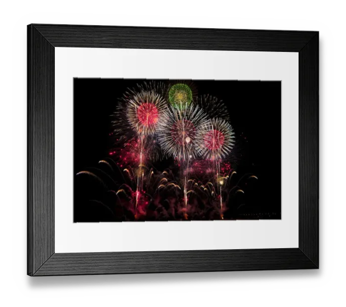 Framed Print : An exploding display of fireworks in Nagano City, Japan Framed Print : An exploding display of fireworks in Nagano City, Japan