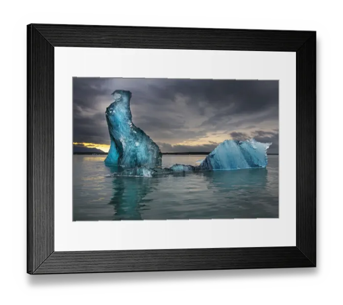 Framed Print : Icebergs float at will in Jokulsarlon lagoon, Iceland, headed for the north Atlantic Framed Print : Icebergs float at will in Jokulsarlon lagoon, Iceland, headed for the north Atlantic