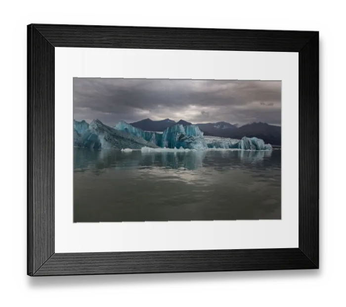 Framed Print : Icebergs from the Jokulsarlon glacier adrift in Jokulsarlon lagoon in Iceland