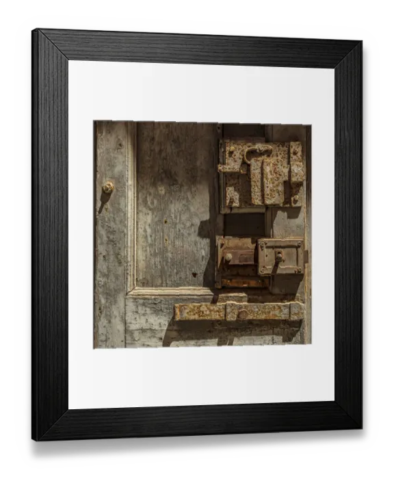Framed Print : Italy, Apulia, Metropolitan City of Bari, Giovinazzo. Old wooden door with massive rusted Framed Print : Italy, Apulia, Metropolitan City of Bari, Giovinazzo. Old wooden door with massive rusted