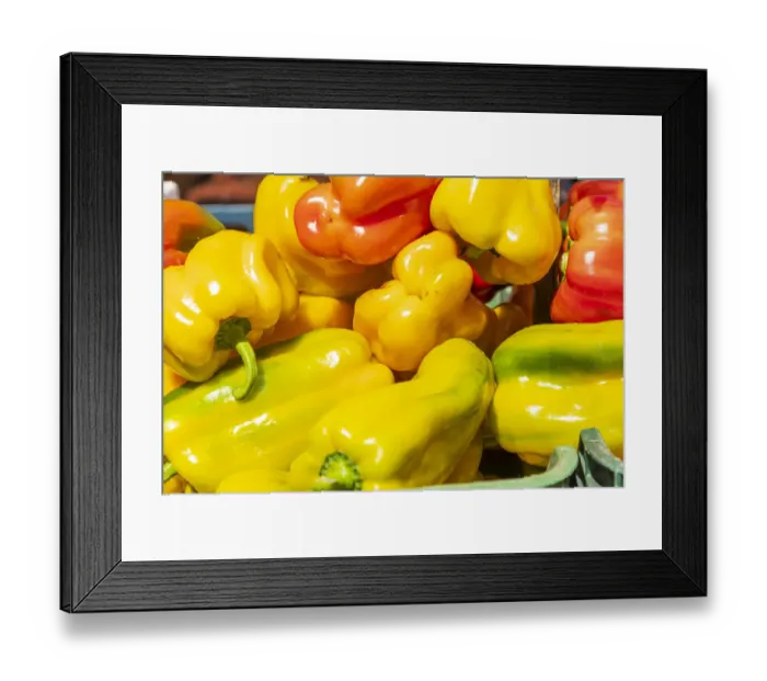 Framed Print : Italy, Apulia, Metropolitan City of Bari, Locorotondo. Peppers for sale in an outdoor Framed Print : Italy, Apulia, Metropolitan City of Bari, Locorotondo. Peppers for sale in an outdoor