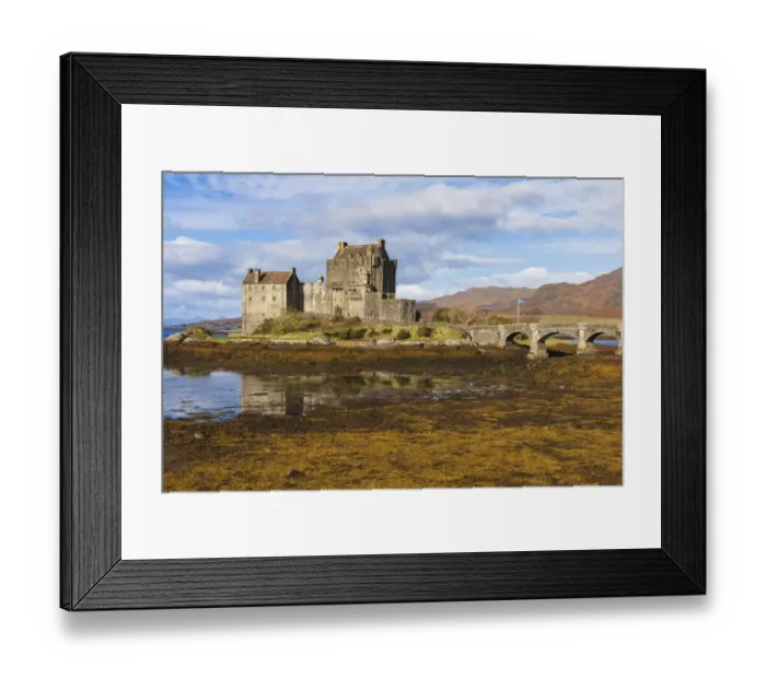 Framed Print : Eilean Donan Castle. Isle of Skye, Scotland Framed Print : Eilean Donan Castle. Isle of Skye, Scotland