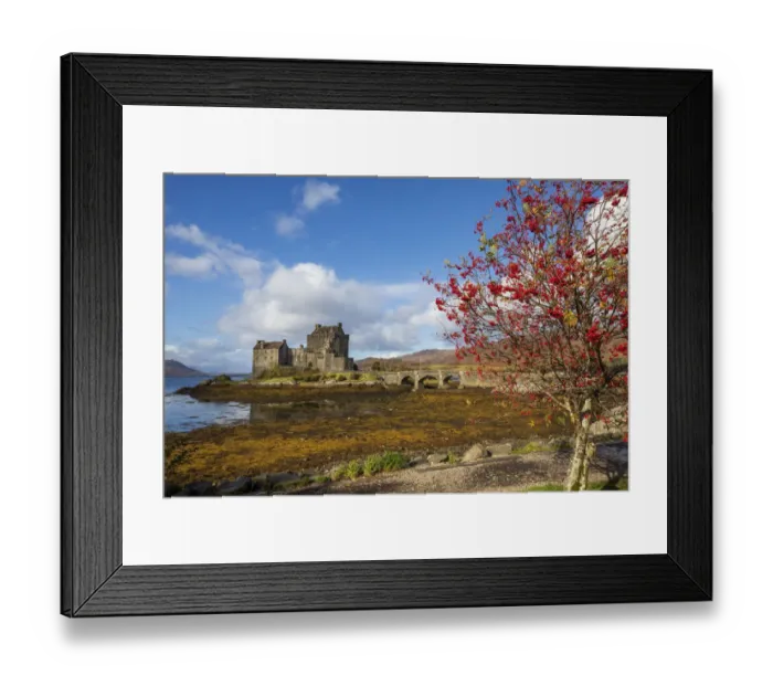 Framed Print : Eilean Donan Castle. Isle of Skye, Scotland Framed Print : Eilean Donan Castle. Isle of Skye, Scotland
