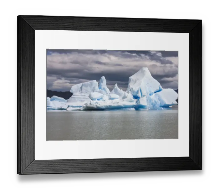 Framed Print : Within Parc Nacional Torres del Paine is Lago Grey where one finds both glaciers Framed Print : Within Parc Nacional Torres del Paine is Lago Grey where one finds both glaciers
