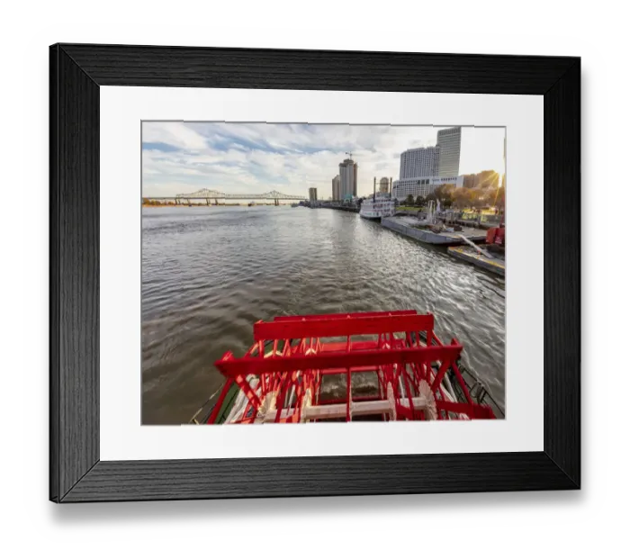 Framed Print : Paddle wheel in motion on the historic steamboat The Natchez in New Orleans, Louisiana