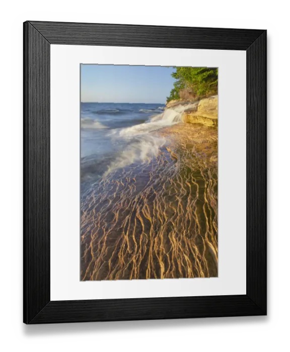 Framed Print : Elliot Falls flowing over layers of Au Train Formation sandstone at Miners Beach