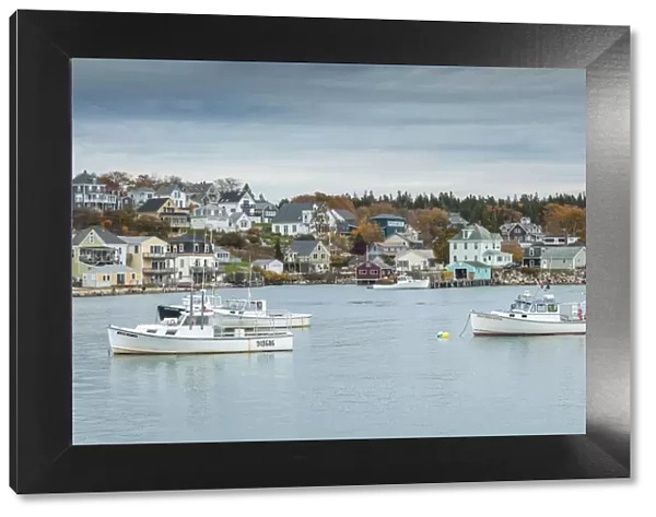 USA, Maine, Stonington, Stonington Harbor, autumn