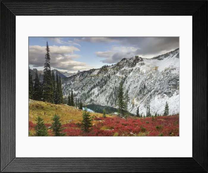 Framed Print : Lake Ann in autumn with fresh snowfall. North Cascades, Washington State Framed Print : Lake Ann in autumn with fresh snowfall. North Cascades, Washington State