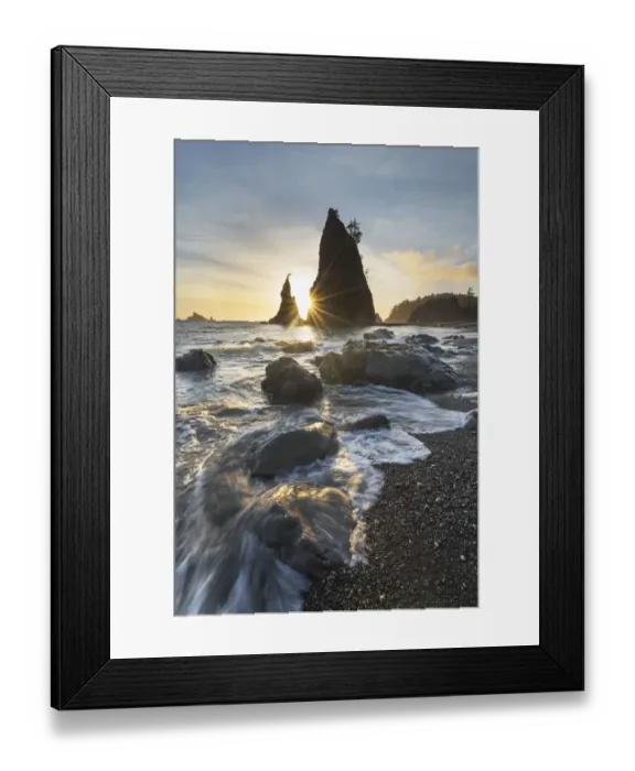 Framed Print : Setting sun behind Split Rock on Rialto Beach, Olympic National Park Framed Print : Setting sun behind Split Rock on Rialto Beach, Olympic National Park