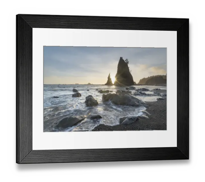 Framed Print : Setting sun behind Split Rock on Rialto Beach, Olympic National Park Framed Print : Setting sun behind Split Rock on Rialto Beach, Olympic National Park